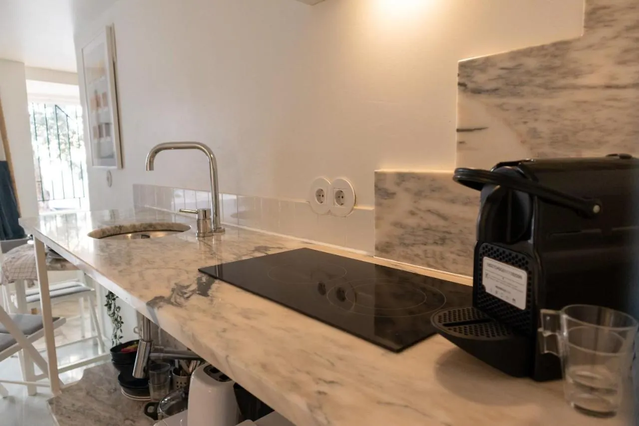 Beautiful 1 Bedroom Apartment In Lisbon 0*,